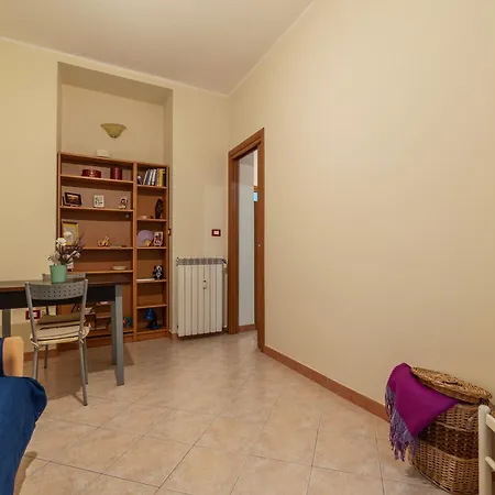 Guesthost - Piazzale Delle Provincie * Roma